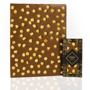 Óriás Táblás Tejcsokoládé piemonti mogyoróval