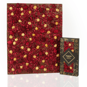 Óriás Táblás Tejcsokoládé piemonti mogyoróval és málnával